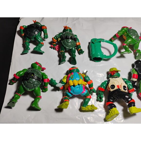 Vintage Teenage Mutant Ninja Turtles Lot of 9 TMNT Figures & Accessories - Picture 7 of 10